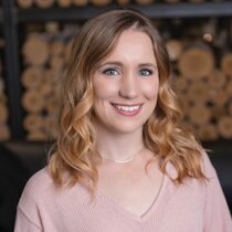 Alyssa Gacke Headshot 210x210