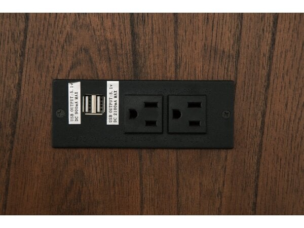 Trenton Chairside Table with USB and Power - Image 11