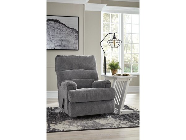 Man Fort Casual Manual Recliner - Image 2
