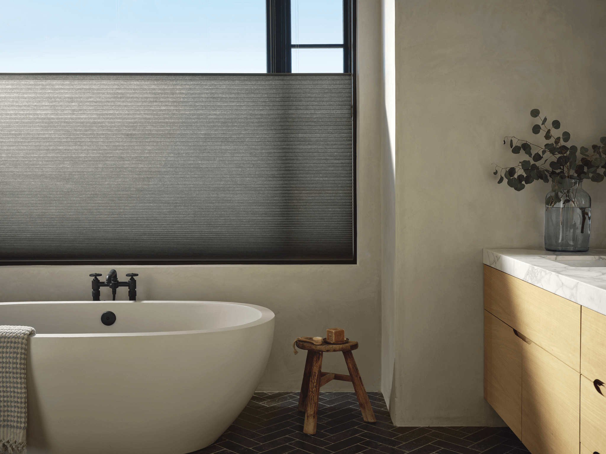 2023 DU ER Commercial Bathroom Detail