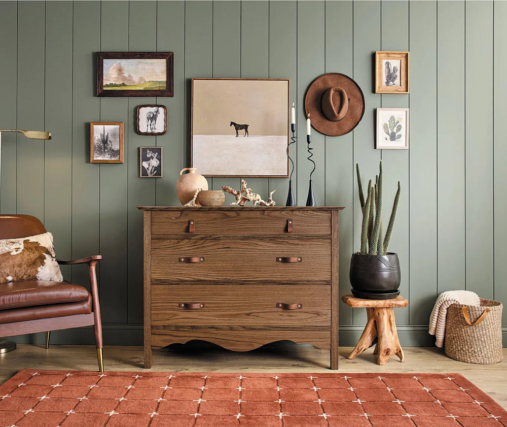 Example of a Farmhouse design style gallery wall.